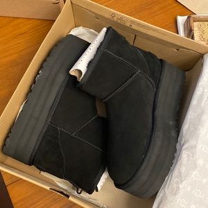 Classic mini platform Ugg Size 8